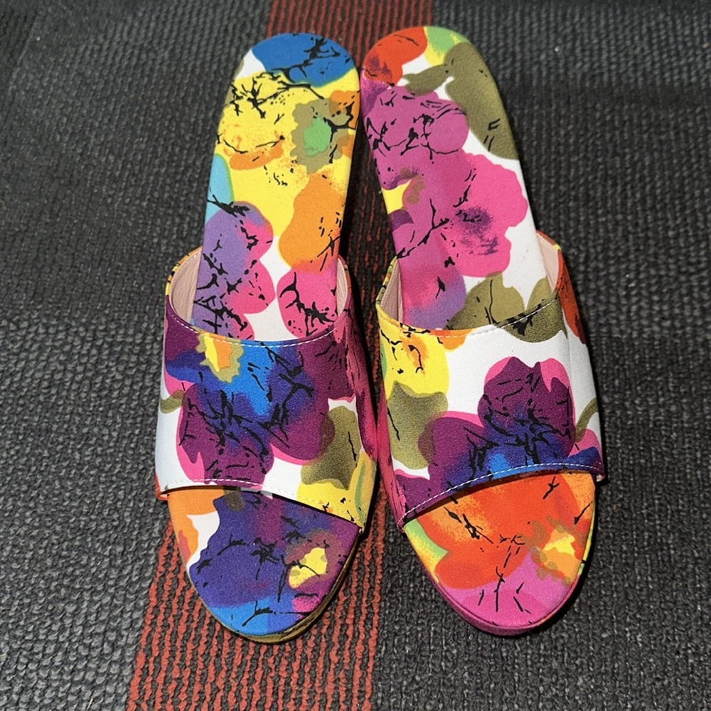 Floral Wedge Sandals - Picture 1 of 7